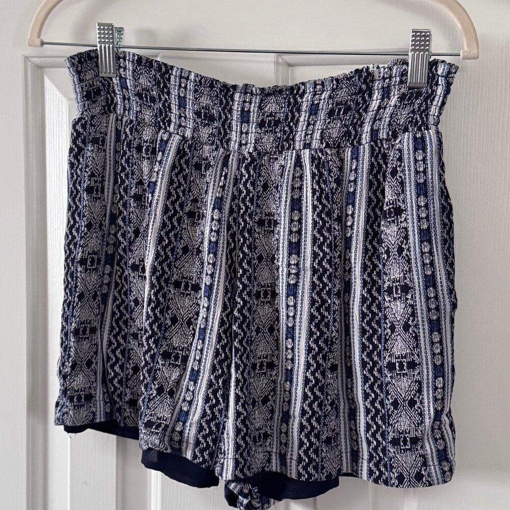 Knox Rose Blue and White Shorts Size M Medium